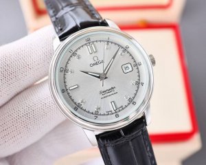 白壳 金壳1040 店家2025主推款 欧米茄Omega采用独特的表盘设计 搭配而来的是更高档奢华的腕表， 初识欧米茄必憧憬有朝一日能拥有它，戴上它必顺风顺水必