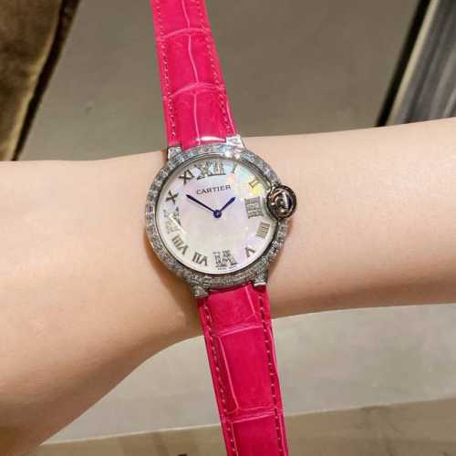 鳄鱼皮白壳 金壳 美洲鳄皮带 36Mm Ballon Blanc De Cariter女士腕表方钻系列 方钻是钻石众多切割形状之一 属于异形钻石 方钻的英文是p