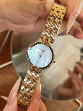 日本中古宝藏手表 Dior迪奥时尚魔头女表，上手巨推啊～变盘尺寸28Mm不大不小，简直是女生的最爱是～珍珠贝母面，带上特别显气质～浓浓的中古风 - 点击图像关闭