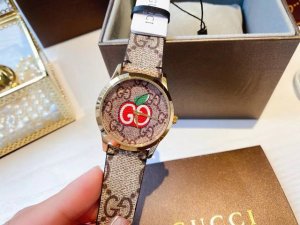 Guccl 古驰 官方最新款 到货原版logo 顶级品质 专柜1:1复刻 个性时尚 超级百搭 专柜7200香港也要4000哦 规格 30Mm 自留款 实在太美了