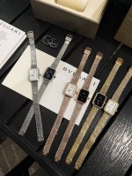 香奈儿PremièRe系列腕表 女款中古方糖，21*26Mm，矿物质玻璃，白贝母 黑搪瓷搭配钻时标， 特殊工艺切割钻石 镶嵌圈口表壳，新款钢网带扣，方便佩戴简单
