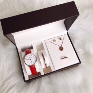 配盒 Dw 丹尼尔惠灵顿 Daniel Wellington 热卖五件套 高端品质 经典石英女表+钛钢陶瓷手链+钛钢项链+钛钢陶瓷戒指+钛钢耳钉 进口原装gl2