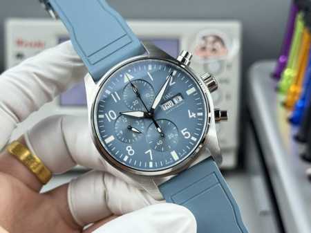 Tws新品 Iwcamg工程师强强联手 骚气十足 Iwc万国飞行员新款Iw389409“Miramar ”特别版 1.腕表采用904精钢表壳搭配“Miramar - 点击图像关闭