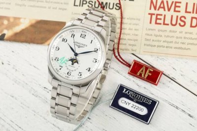 Af浪琴Longines名匠42Mm自动机械系列出品 DDD 机芯类型：三针半月相自动机械 DDD 表壳材质：精钢，厚度11.2Mm DDD 表盘材质：白色“麦