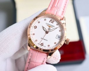 白 -金 。最新力荐2024浪琴女款，小红书爆款，女装腕表，青春年华，可以搭配更多颜色皮带 镜面：蓝宝石水晶玻璃-防刮 材质：采用316精钢表壳 动力：储存48