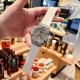 恒宝-Hublot满钻嵌钻女表 独家新款上图让利满钻 。半钻 尺寸：32Mm厚度8Mm 经典融合系列 全新进口石英机芯完美上市矿物质水晶玻璃镜面耐用橡胶带，原装