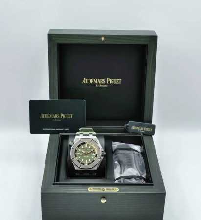 爱彼皇家橡树离岸-奶油绿盘 今天给大家介绍一款特别吸睛的Audemars Piguet Royal Oak Offshore Diver 15720St！ - 点击图像关闭
