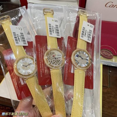 那不勒黄 荔枝纹小牛皮 稀有色系限量发售订制的牛皮 戴上手柔软舒适阳光活力感 一秒脱颖而出，关键是超显贵气时髦又时尚 搭配地亚蓝气球手工镶嵌钻豹子面镶钻表盘超奢