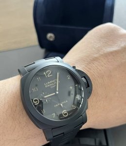 沛纳海全球限量 枚 第163枚，pam00438 黑武士 男士 自动机械 44Mm 全陶瓷款 永不磨损 上手感霸气十足 超强夜光 附件如图，两天表带，原装便携盒