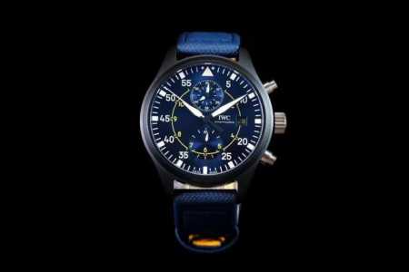 Iwc 万国 飞行员系列Tw2 腕表 Top Gun 海军空战部队计时腕表 它的产品型号是Iw389001 内圈为12小时计时 外圈为60分钟计时 并以读时方式 - 点击图像关闭