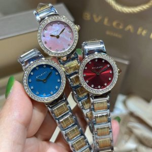 白壳 玫金 钻20 宝格丽迷你号！ Bvlgari 宝格丽 Bvlgari系列 经典又不失时尚气息女表，进口石英，,精钢不绣钢材质 细节做工非常不错，小号尺寸：