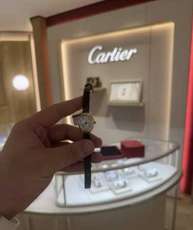 白壳 金 Mini尺寸白壳 金 卡地亚 浴缸系列Mini尺寸来啦迷你世界优雅代表 Baignoire浴缸系列腕表，典雅欧风浴缸形状，完美演绎卡地亚的经典美学，涌 - 点击图像关闭