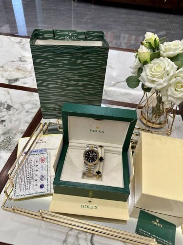 一套 机械 配图片包装 爆款套装强势来袭 劳力士日志手表梵克雅宝五花手链到货类型 三针日志系列陶瓷圈表带 顶级进口316精钢保险扣表带机芯 进口石英机芯镜面 顶