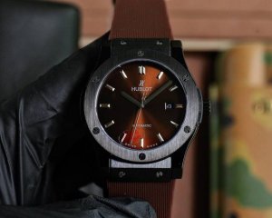 恒宝 Hublot 兰宝石玻璃 45Mm*13Mm 头层牛皮表带 原装扣 全自动机械机芯 浓浓的金属酷感 始终带给你视觉上的冲击