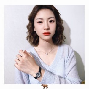 490加强版带子，金机芯 礼物首选“选满天星代表：幸福圆满” 品牌： & -梵克雅宝 系列：四叶草满天星 尺寸：27Mm，蓝宝镜面 表面: 镶嵌镀18K白金 材