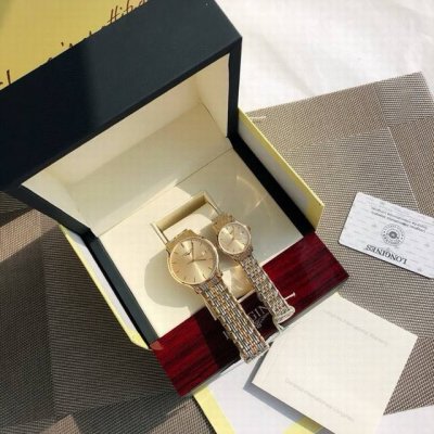 这次给大家带来一款情侣款浪琴手表，代工厂p渠道，男款38.5Mm，女款25Mm表径，大小同价！经典不败的浪琴律雅系列-休闲时尚女士石英腕表，体现了以飞翼沙漏标志