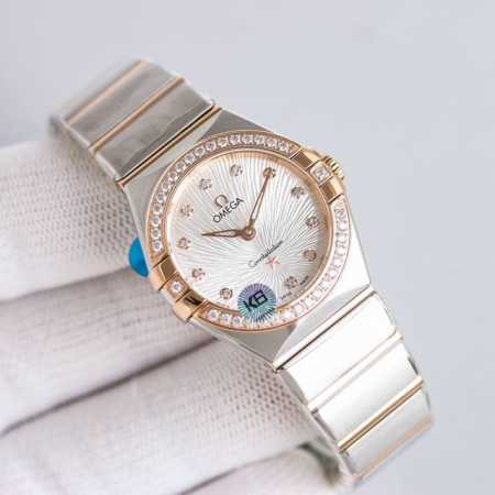 Tw-28Mm。白 -金 钻+50 新品上市最新字面！Tw厂欧米茄女款星座系列28Mm石英腕表 ，每个零件都是原装一比一开模。 1仿表史上首次搭载原装正品瑞士机 - 点击图像关闭