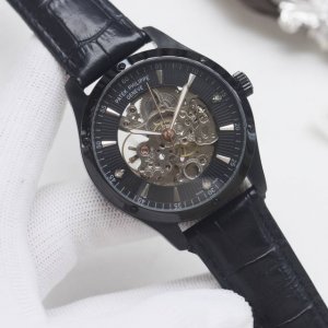 尊享价： 品牌：百达翡丽-Patek Philippe类型：男士腕表壳套：顶级版316精钢L表带：进口小牛皮表带机芯：全自动进口机械机芯镜面：矿物质防刮镜面玻璃