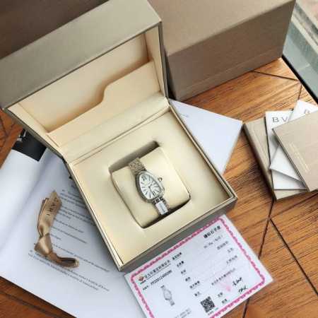 特 ，Bvlgari宝格丽女士腕表，最新款镶钻版serpenti Seduttori鎏光蛇影腕表超美腻 佩戴方式很特别 像被蛇缠绕～十分别致！搭配起来非常吸睛可 - 点击图像关闭