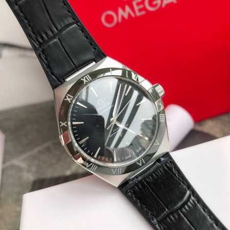配盒 支持香港、美国直邮 男款星座omega 欧米茄 第五代星座系列！全新原装尺寸41Mm腕表！ 原装一致抛光进口陶瓷表圈，刻度采用白金电镀工艺，经久不褪色 半 - 点击图像关闭