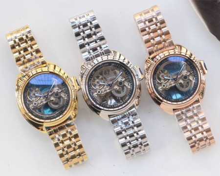 金白同价，皮 ，钢 品牌：卡地亚-Cartier 类型：男士腕表 壳套：顶级版316精钢L 表带：进口小牛皮表带 机芯：全自动进口机械机芯 镜面：矿物质防刮镜面 - 点击图像关闭