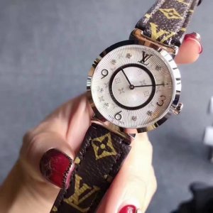 白 金 路易威登 Louisvuitton 以高档、豪华、性感而闻名于世，316L精钢材质，进口瑞士石英机芯，蓝宝石玻璃镜片，再以卓越品质、杰出创意和精湛工艺成