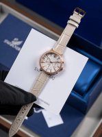 Swarovski -施华洛世奇时尚腕表 这款腕表以施华洛世奇 Matrix Tennis 系列首饰的标志性造型为灵感 以璀璨仿水晶打造优雅气质 36 毫米不锈