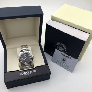 官网同步明星产品 专为追求卓越品质和拥有优雅态度的品味人士设计 浪琴 Longines 康卡斯潜水系列。采用进口石英机芯精准走时表壳采用高科技材质历久弥新不易褪