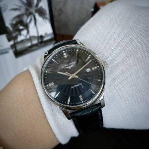 白420 金570品牌:浪琴(三针新品，商务休闲）奢华大气类型：精品男士腕表（新品）表带：真牛皮表带(舒适)/361精钢表带（耐用)机芯:顶级机械机芯（稳定）材