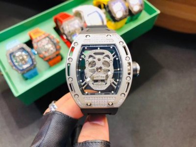 理查德米勒 Richard Mille 最新升級特别版 Rm052 鬼头经典传奇 永不落后 镂空骷髅头腕表．骷髅头轮廓突出，造型霸气不羁，具有震撼人心的魅力。搭