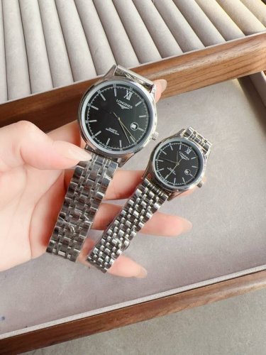 白 金 浪琴-Longines 情侣对表 原装进口石英机芯 316L精钢表壳 直径男39Mm女29Mm 厚8Mm如果今天的阳光停止了它耀眼的光芒。那么你的一个微