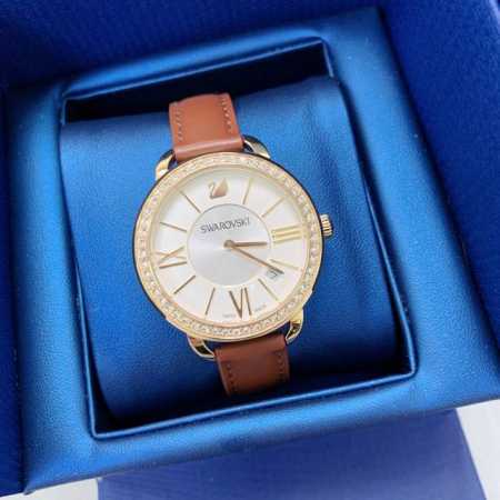 配盒 Swarovski施华洛世奇女表水晶石英手表表径：36Mm 施华洛世奇手表系列 ，全部都是出口订单！京东天猫供货渠道！保真。以活力十足和引人注目的风格为特 - 点击图像关闭
