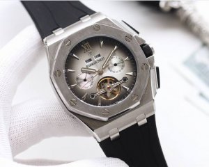 尊享价： 品牌：爱彼-Ap 类型：男士腕表 壳套：顶级版316精钢L 表带：天然橡胶防水胶带 机芯：全自动进口机械机芯 镜面：矿物质防刮镜面玻璃 尺寸：直径45