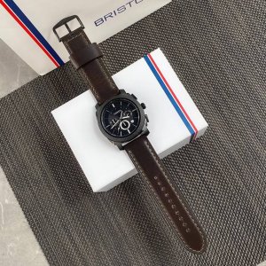 夏季小众男表正单出口货fossil手表。 42Mm尺寸，黑棕色牛表带随着时间的变化而变化，真正意义上可以养颜色的表带！这种真正原厂出来的东西一拿到手就感叹！多功