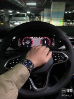 实心钢带！ 天梭X超级玩家最新款龚俊同款男表， 摩登前卫，唤醒经典系列的不巧生命力。以当代设计栓释经典，垂直拉丝和抛光处理相结合的工艺令全新X系列腕表质感更显柔