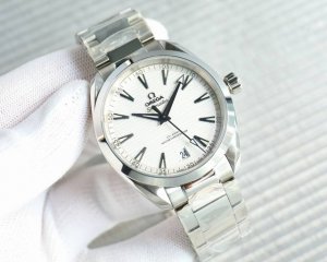 欧米茄 Omega 海马系列 150 Cm2强势来袭，采用独家专用8900一体机芯，摆幅28800，双卜双面镀蓝蓝宝石玻璃， 钢带通用原装，超强防水150米，超