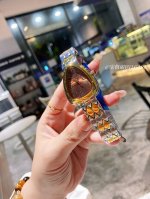 Bvlgari宝格丽2025年新作棱形艺术Serpentin Spig系列腕表103250蛇形状独特艺术风格设计，内部采用记忆弹簧材质，珠宝材质锆石钻石镶钻工艺