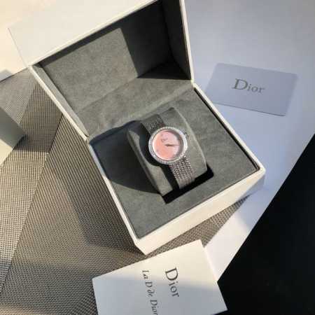 现货 迪奥型号：Cd040110M0010000系列：La Ｄ De Dior瑞士进口石英机芯，表盘总直径28Mm表带材质：米兰式织网不锈钢表链。折叠扣，白色珍 - 点击图像关闭