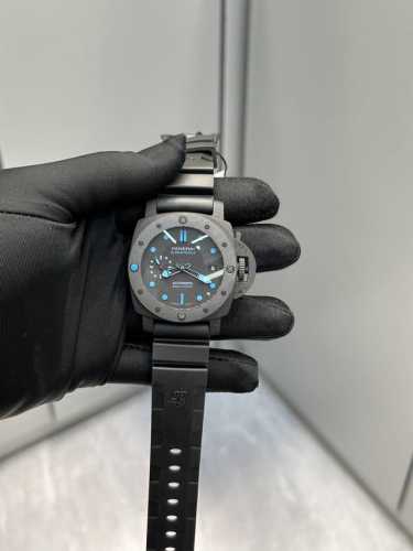 沛纳海Pam2231型号 P.900机芯 42Mm