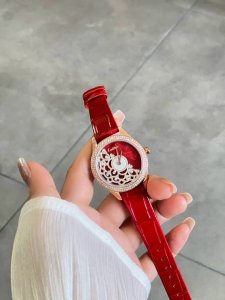 升级版时来运转 女士腕表 进口石英机芯 316L精钢 直径34Mm该款腕表备受女性喜爱，在不同的场合 映耀着她们各自的独特个性与迷人风华