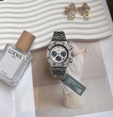 宝藏Ap皇家橡树Royl Oak ryol Oak 是Audemars piguet的经典 以其标志性八角形表壳设计闻名 在手表界占据着举足轻重的地位 这款表壳 - 点击图像关闭