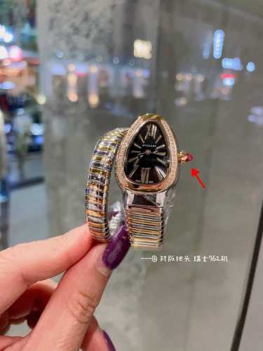 白 金 钻20 Bvlgari 宝格丽 升级版本，采用进口瑞士机芯，表壳表带精钢材质，表把头升级与原版颜色形状完全吻合。完美复刻蛇形经典，精致细腻的做工白富美专