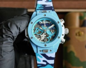 全新突破 Hublot Big Bang 灵魂 融合碳纤维 呈现轻盈质感 稀世佳作 巅峰创造 彩色碳纤维材质hublot 宇舶表big Bang 大爆炸系列彩色 全新突破 Hublot Big Bang 灵魂 融合碳纤维 呈现轻盈质感 稀世佳作 巅峰创造 彩色碳纤维材质hublot 宇舶表big Bang 大爆炸系列彩色