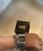 卡西欧彩色方块钢带款特别版Gmw-B5000D-1Jf B5000 35周年方块钢带 经典G-Shock壳形金属化 电子 背光 24小时制 倒计时 全自动万年历