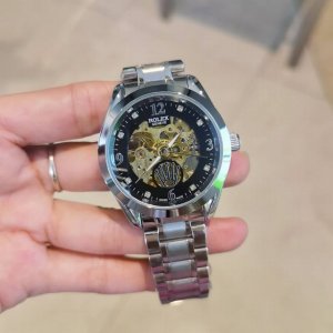 精钢表带+蝴蝶扣 白 ，全黑 ，劳力士 Rolex优雅男士腕表 ，全自动机械机芯，超强矿物质镜面 ，真空电镀，精密防水 ，走时精准，直径：40Mm，厚度：12M