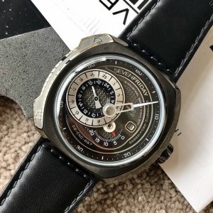 支持香港、美国直邮 七个星期五 Sevenfriday机芯：原装日本西铁城82S7机械机芯镜面：强化蓝光玻璃表带：进口小牛皮带材料：高级316精钢鑫表壳尺寸：4