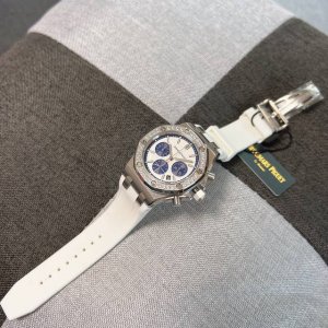 A彼皇家橡树系列 美女几乎人手一枚！精钢表壳镶钻八角钻石壳边设计 进口日本多动能石英机芯 稳定带计时功能 蓝宝石水晶镜面刮不花玻璃 采用食品级别安全橡胶表带亲肤