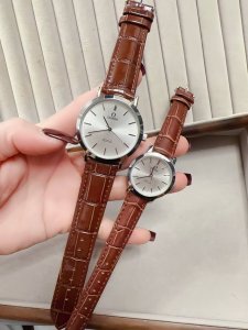 白 金300经典款欧米茄 情侣对表 双历原装进口石英机芯 矿物质玻璃镜面 316L精钢表壳 直径男40Mm女30Mm 厚8Mm如果今天的阳光停止了它耀眼的光芒。