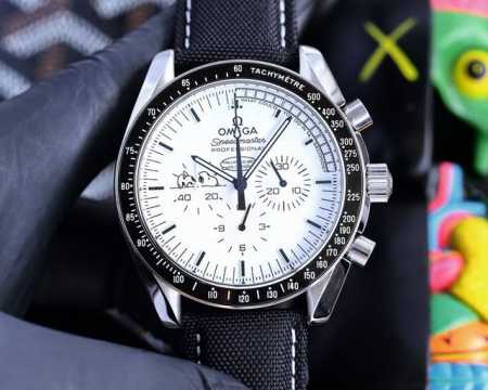 白皮 白钢 欧米茄 Omega 海马系列。这款经典而硬朗的时计，延续着欧米茄辉煌的海洋传奇。欧米茄海马系列Aqua Terra 别具一格的面盘设计，令人想起一望 - 点击图像关闭