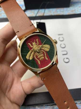 古驰 Gucci 专柜同步新款上市小蜜蜂 棕色皮带带上黄金表売非常大气之好看刺绣小蜜蜂工艺高 做工精细非常完美 欢迎下单 - 点击图像关闭